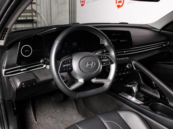 Hyundai Elantra VII (CN7) Рестайлинг с пробегом 2023 года, цена 2 210 000 рублей, 24638 км, седан, Автокод Объявления