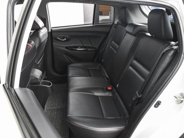 Toyota Yaris XP150 Рестайлинг с пробегом 2021 года, цена 1 775 000 рублей, 34077 км, хэтчбек, Автокод Объявления