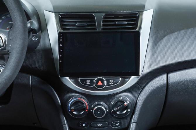 Hyundai Solaris I Рестайлинг с пробегом 2015 года, цена 899 000 рублей, 200000 км, седан, Автокод Объявления