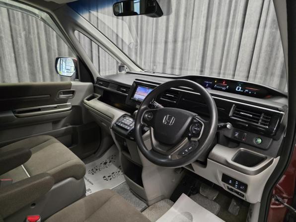 Honda Stepwgn V с пробегом 2016 года, цена 1 449 000 рублей, 184000 км, минивэн, Автокод Объявления