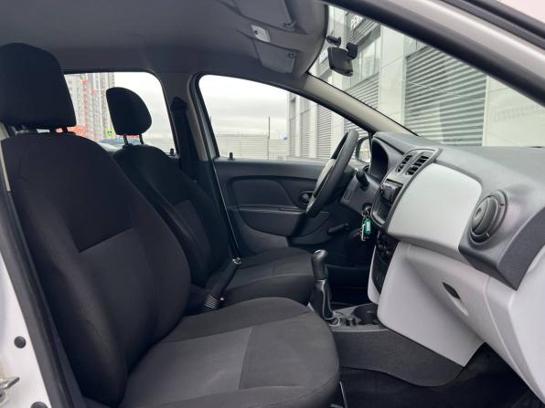 Renault Logan II с пробегом 2014 года, цена 410 000 рублей, 130023 км, седан, Автокод Объявления