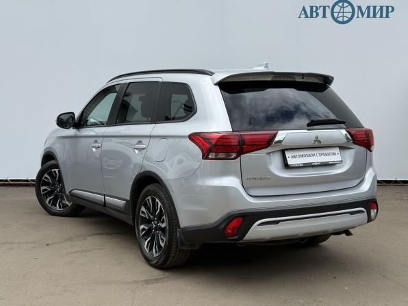 Mitsubishi Outlander III Рестайлинг 3 с пробегом 2021 года, цена 2 470 000 рублей, 49623 км, внедорожник, Автокод Объявления