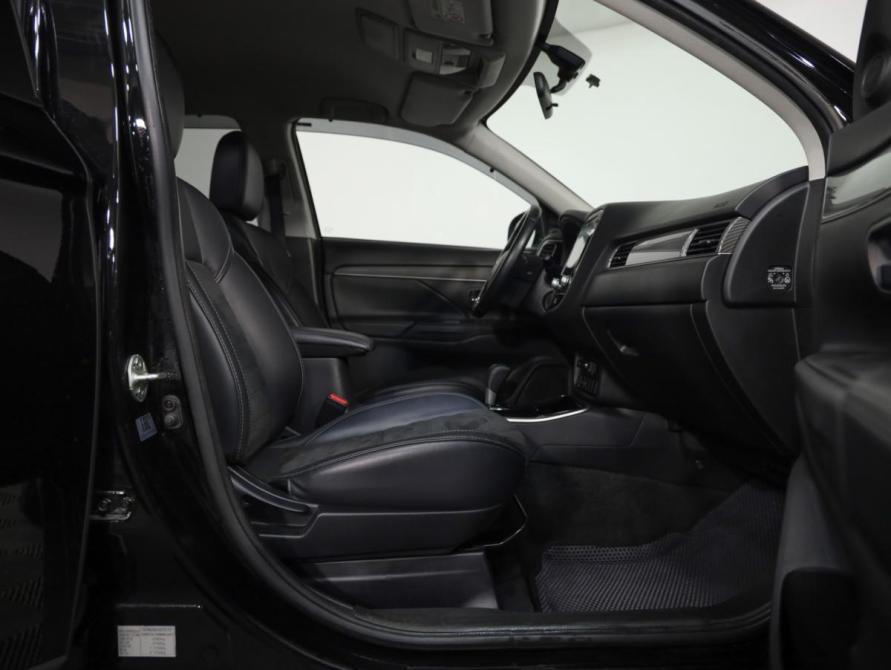 Mitsubishi Outlander III Рестайлинг 3 Санкт-Петербург  - изображение 25