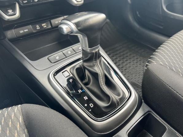 Kia Rio IV с пробегом 2018 года, цена 1 317 100 рублей, 161918 км, хэтчбек, Автокод Объявления