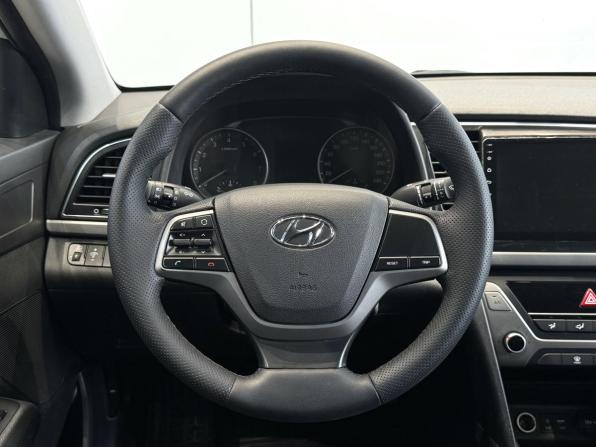 Hyundai Elantra VI (AD) с пробегом 2017 года, цена 1 360 000 рублей, 135647 км, седан, Автокод Объявления
