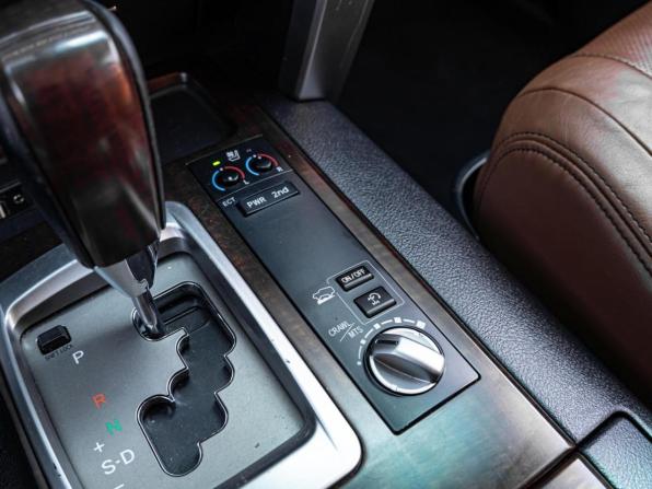 Toyota Land Cruiser 200 Series Рестайлинг 1 с пробегом 2014 года, цена 4 030 000 рублей, 330980 км, внедорожник, Автокод Объявления