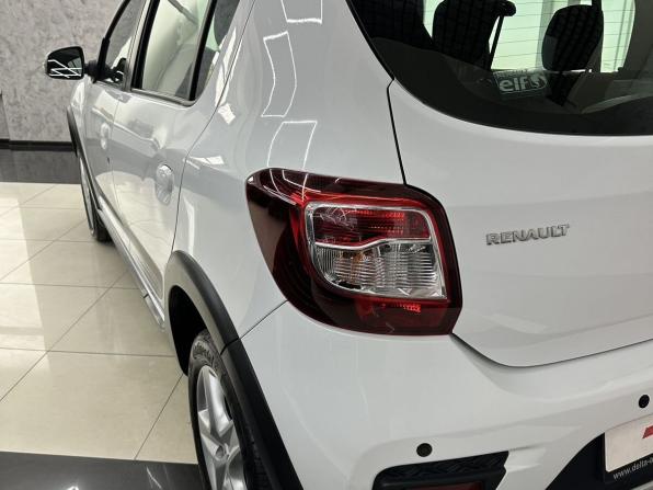 Renault Sandero II с пробегом 2017 года, цена 1 265 000 рублей, 68984 км, хэтчбек, Автокод Объявления