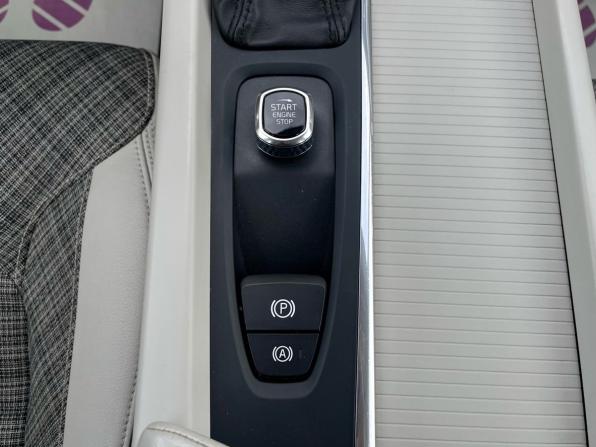 Volvo XC60 II с пробегом 2018 года, цена 3 087 000 рублей, 89000 км, внедорожник, Автокод Объявления