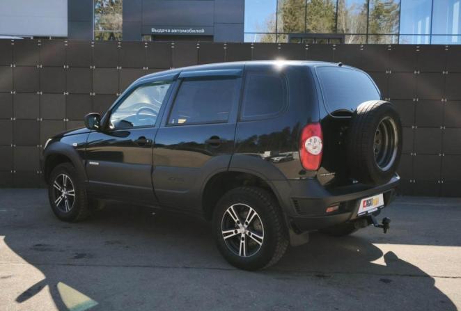 Chevrolet Niva I Рестайлинг с пробегом 2017 года, цена 755 000 рублей, 110528 км, внедорожник, Автокод Объявления