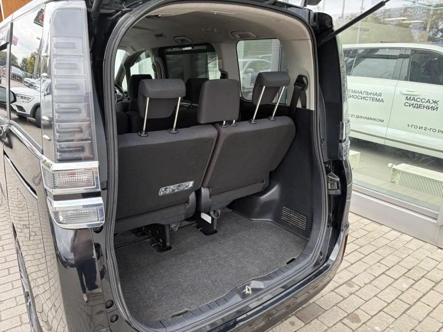 Toyota Voxy III (R80) Рестайлинг Москва  - изображение 6