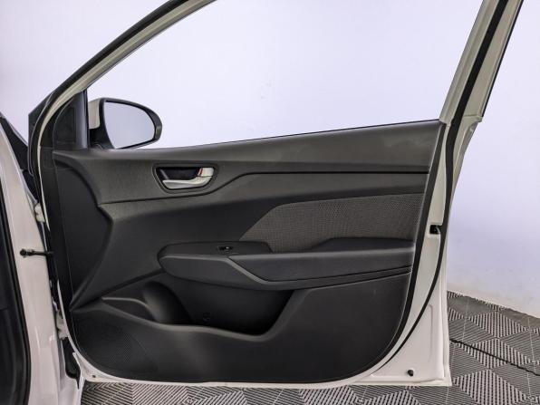 Hyundai Solaris II Рестайлинг с пробегом 2021 года, цена 1 635 000 рублей, 78248 км, седан, Автокод Объявления