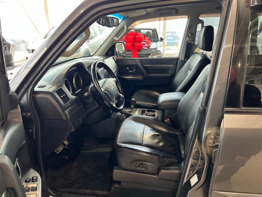 Mitsubishi Pajero IV Рестайлинг 1 Москва  - изображение 9