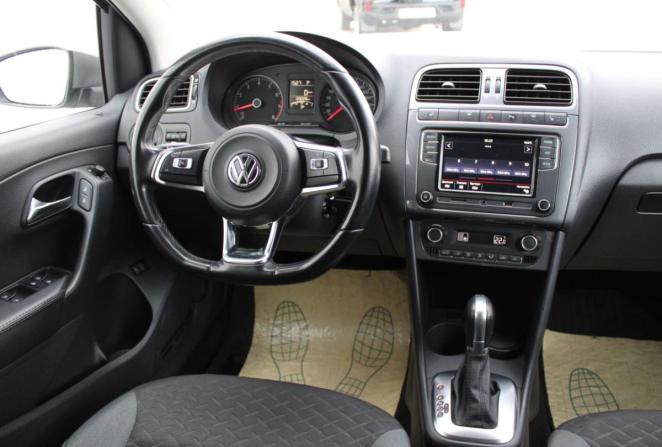 Volkswagen Polo V Рестайлинг с пробегом 2018 года, цена 1 160 000 рублей, 133028 км, седан, Автокод Объявления