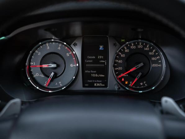 Toyota Hilux VIII Рестайлинг 2 с пробегом 2024 года, цена 8 399 000 рублей, 8365 км, offers.body_type.unknown, Автокод Объявления
