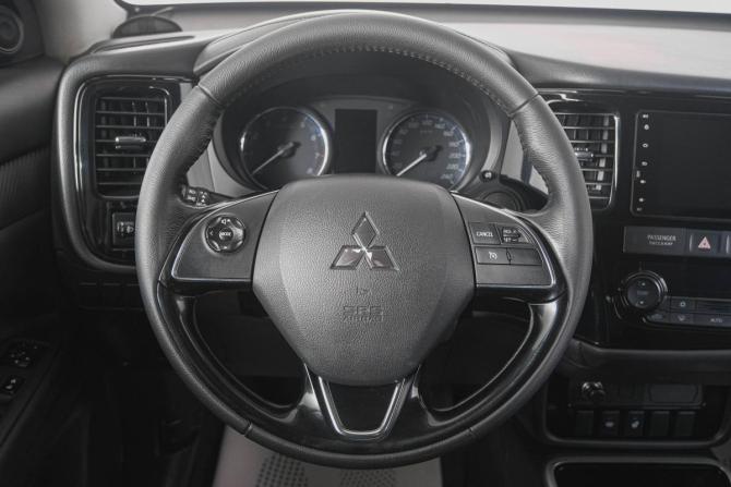 Mitsubishi Outlander III Рестайлинг 2 с пробегом 2018 года, цена 2 329 000 рублей, 115357 км, внедорожник, Автокод Объявления