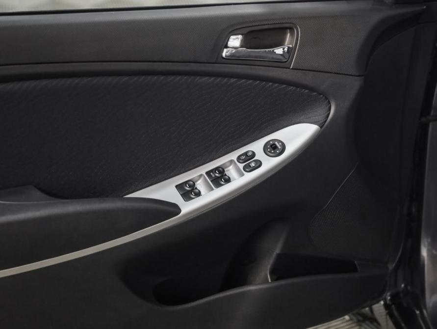 Hyundai Solaris I Санкт-Петербург  - изображение 16
