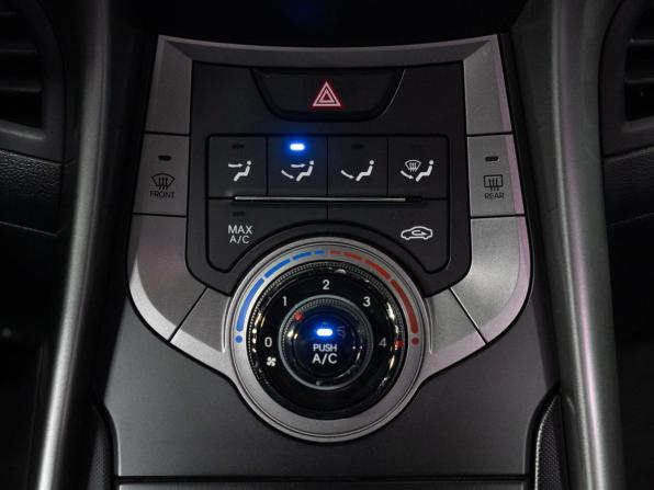 Hyundai Avante V с пробегом 2013 года, цена 990 000 рублей, 132462 км, седан, Автокод Объявления