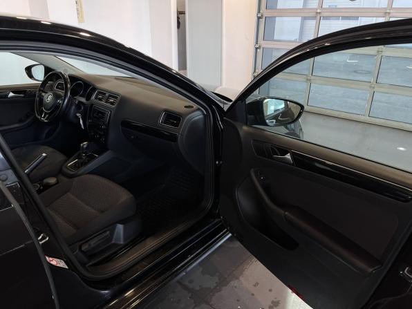 Volkswagen Jetta VI Рестайлинг с пробегом 2018 года, цена 1 515 000 рублей, 177422 км, седан, Автокод Объявления