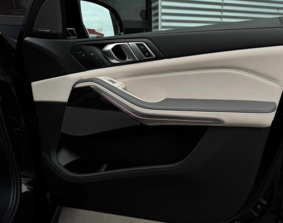 BMW X7 I (G07) Рестайлинг с пробегом 2023 года, цена 18 490 000 рублей, 6883 км, внедорожник, Автокод Объявления