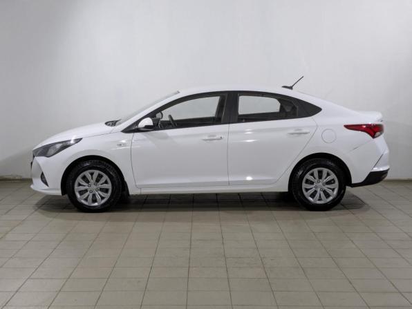 Hyundai Solaris II Рестайлинг с пробегом 2022 года, цена 1 595 000 рублей, 67811 км, седан, Автокод Объявления