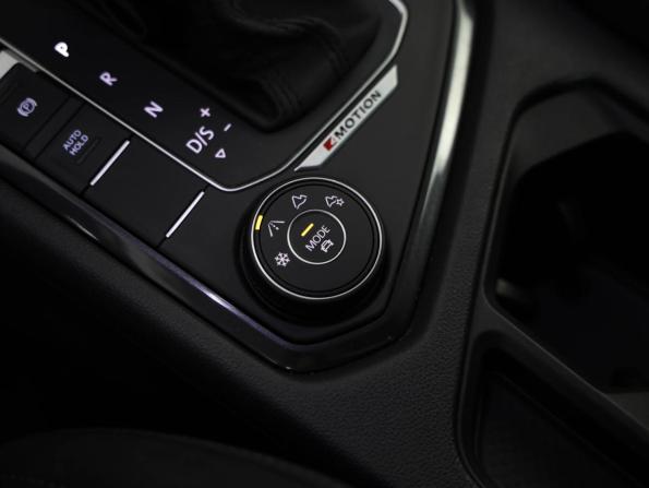 Volkswagen Tiguan II с пробегом 2018 года, цена 2 149 000 рублей, 116695 км, внедорожник, Автокод Объявления