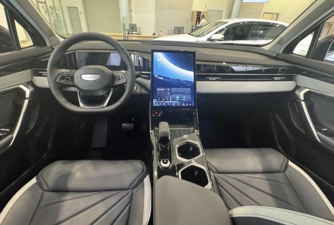 Новый Geely Atlas II 2026 года, цена 3 449 990 рублей, внедорожник, Автокод Объявления