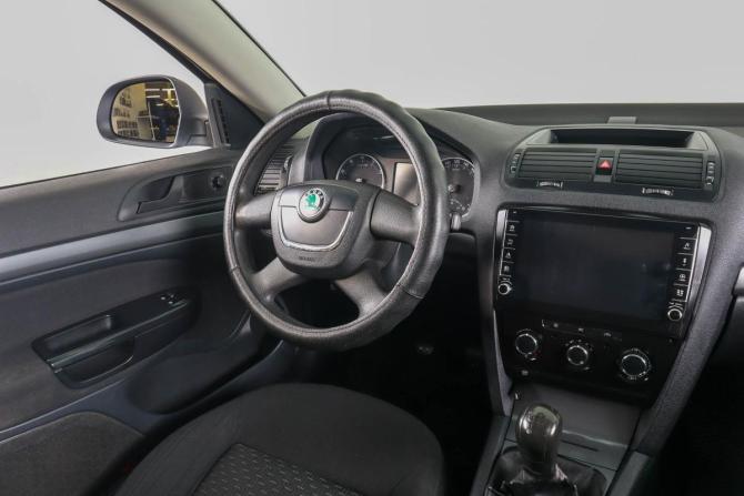 Skoda Octavia II (A5) Рестайлинг с пробегом 2010 года, цена 569 000 рублей, 308000 км, лифтбек, Автокод Объявления
