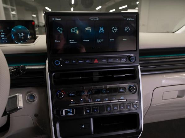 Hyundai Staria I Рестайлинг с пробегом 2026 года, цена 7 600 000 рублей, 70 км, минивэн, Автокод Объявления