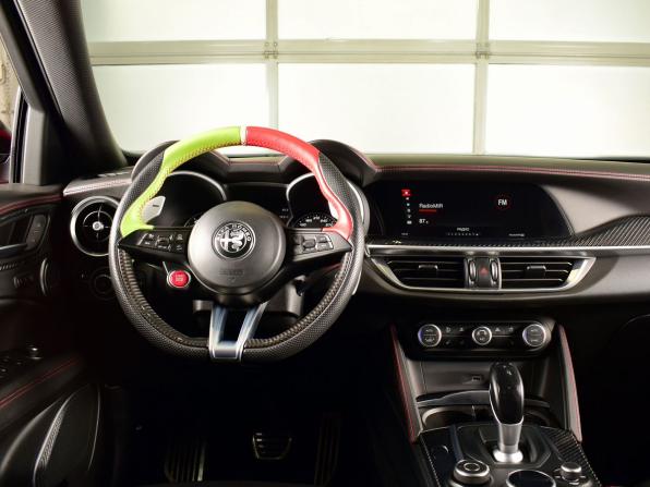 Alfa Romeo Stelvio I с пробегом 2020 года, цена 6 685 995 рублей, 63813 км, внедорожник, Автокод Объявления