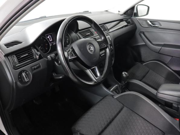 Skoda Rapid I с пробегом 2015 года, цена 999 000 рублей, 171523 км, лифтбек, Автокод Объявления