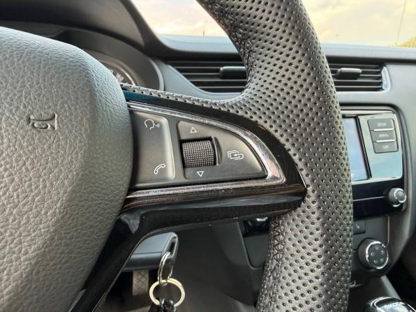 Skoda Octavia III (A7) Рестайлинг с пробегом 2019 года, цена 1 345 000 рублей, 219632 км, лифтбек, Автокод Объявления