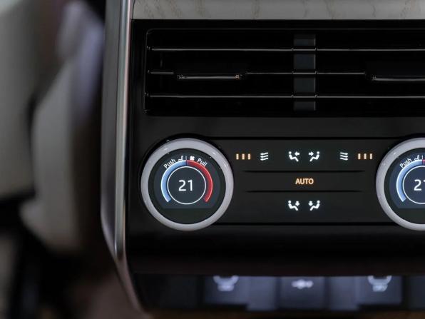 Новый Land Rover Range Rover V 2025 года, цена 31 990 000 рублей, внедорожник, Автокод Объявления