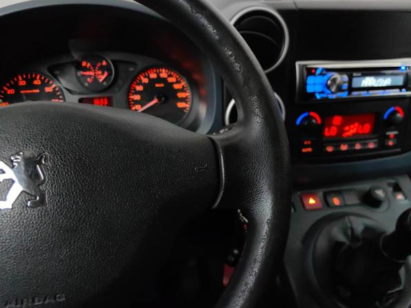 Peugeot Partner II с пробегом 2009 года, цена 449 000 рублей, 222000 км, минивэн, Автокод Объявления