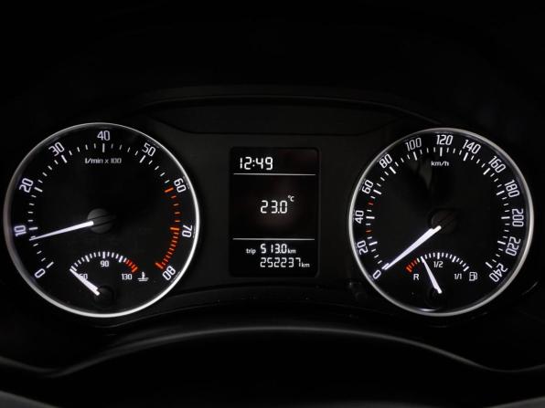 Skoda Octavia II (A5) Рестайлинг с пробегом 2013 года, цена 700 000 рублей, 252058 км, лифтбек, Автокод Объявления