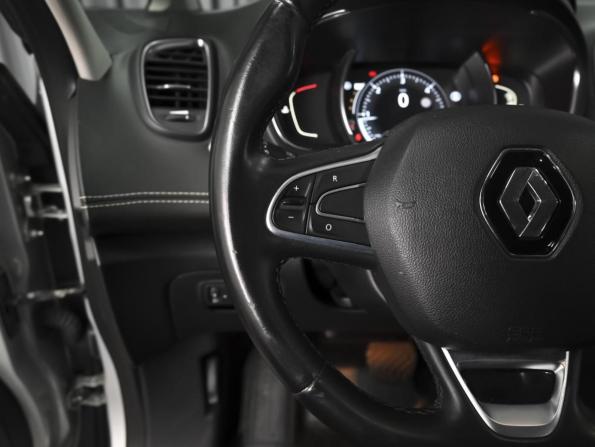 Renault Scenic IV с пробегом 2019 года, цена 1 668 000 рублей, 105912 км, компактвэн, Автокод Объявления