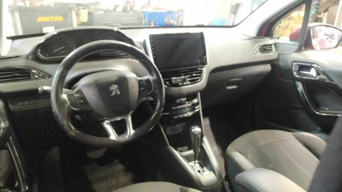 Peugeot 208 I с пробегом 2013 года, цена 510 000 рублей, 266746 км, хэтчбек, Автокод Объявления