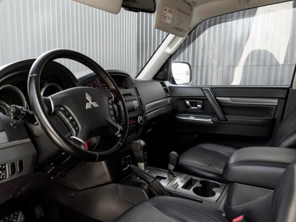 Mitsubishi Pajero IV Рестайлинг 1 с пробегом 2013 года, цена 2 600 000 рублей, 109849 км, внедорожник, Автокод Объявления