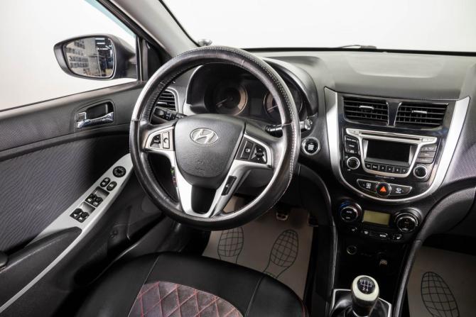 Hyundai Solaris I с пробегом 2011 года, цена 619 000 рублей, 296000 км, седан, Автокод Объявления