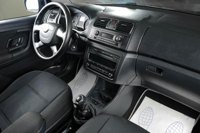 Skoda Fabia II Рестайлинг с пробегом 2011 года, цена 589 000 рублей, 286000 км, хэтчбек, Автокод Объявления