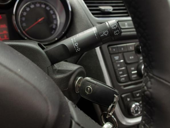 Opel Mokka I с пробегом 2013 года, цена 1 125 000 рублей, 145060 км, внедорожник, Автокод Объявления