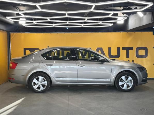 Skoda Octavia III (A7) Рестайлинг с пробегом 2019 года, цена 1 779 000 рублей, 87000 км, лифтбек, Автокод Объявления