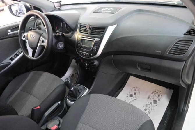 Hyundai Solaris I с пробегом 2012 года, цена 819 000 рублей, 165000 км, хэтчбек, Автокод Объявления