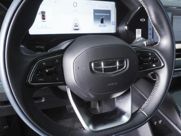 Geely Monjaro I с пробегом 2023 года, цена 2 920 000 рублей, 50266 км, внедорожник, Автокод Объявления