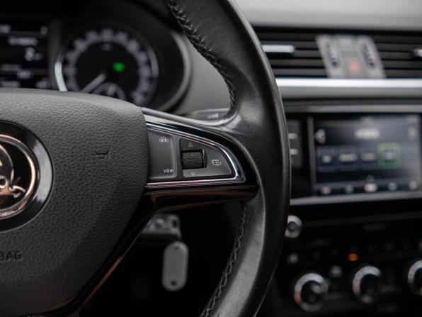 Skoda Octavia III (A7) Рестайлинг с пробегом 2020 года, цена 1 699 000 рублей, 146450 км, лифтбек, Автокод Объявления