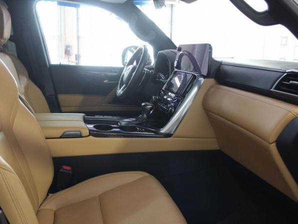Lexus LX IV с пробегом 2023 года, цена 16 500 000 рублей, 15000 км, внедорожник, Автокод Объявления