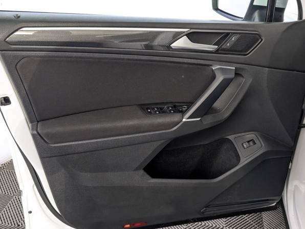Volkswagen Tiguan II с пробегом 2018 года, цена 2 790 000 рублей, 116237 км, внедорожник, Автокод Объявления