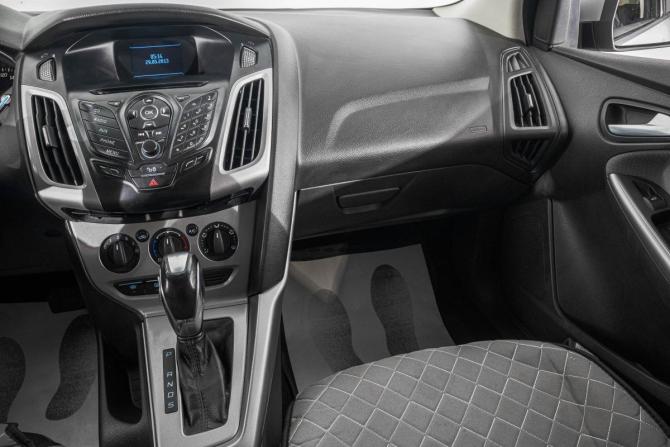 Ford Focus III с пробегом 2013 года, цена 999 000 рублей, 240200 км, универсал, Автокод Объявления