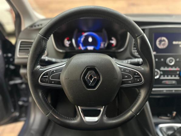 Renault Megane IV с пробегом 2018 года, цена 1 250 000 рублей, 213847 км, универсал, Автокод Объявления