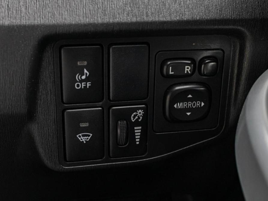 Toyota Prius III Рестайлинг (XW30) Краснодар  - изображение 21