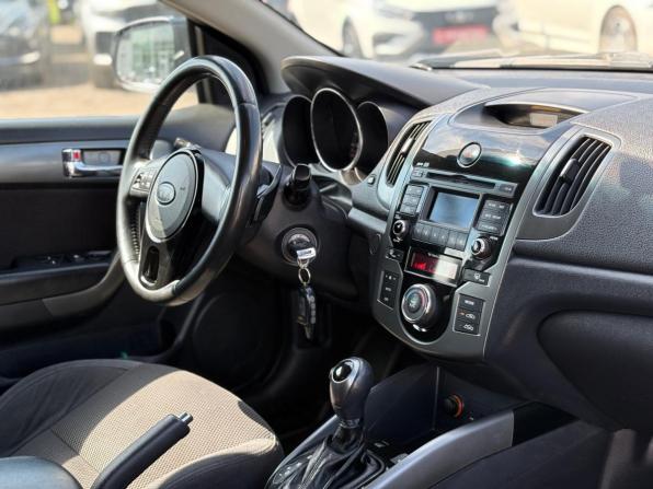 Kia Cerato II с пробегом 2012 года, цена 840 000 рублей, 270821 км, купе, Автокод Объявления